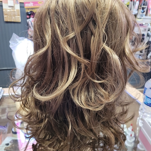 Wig - Picture 2 of 3